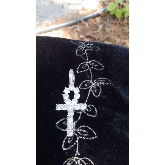 14k White Gold Ankh Pendant - Picture 1 of 5